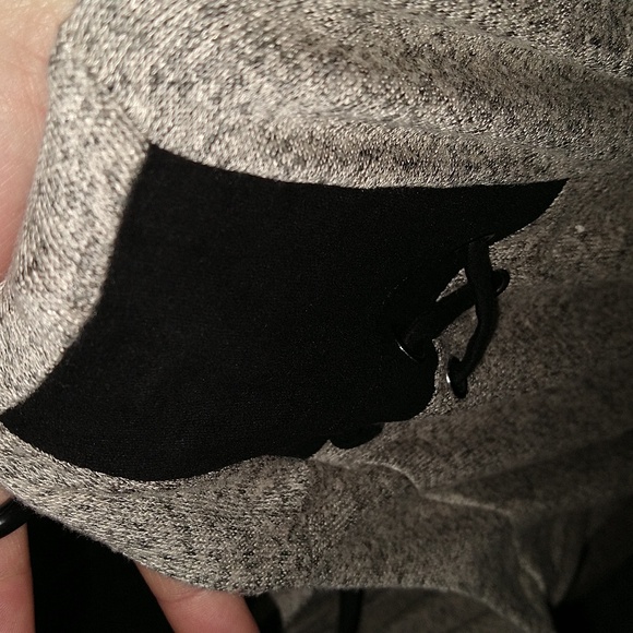 2X cream blouse with shoulder detail - Picture 3 of 3